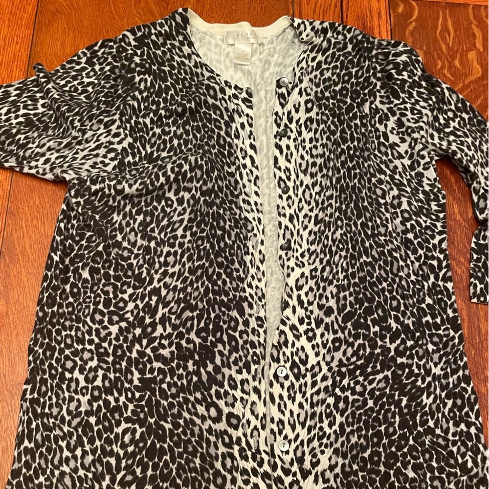 🌸$10 Deals 🌸 Cheetah Print Cardigan